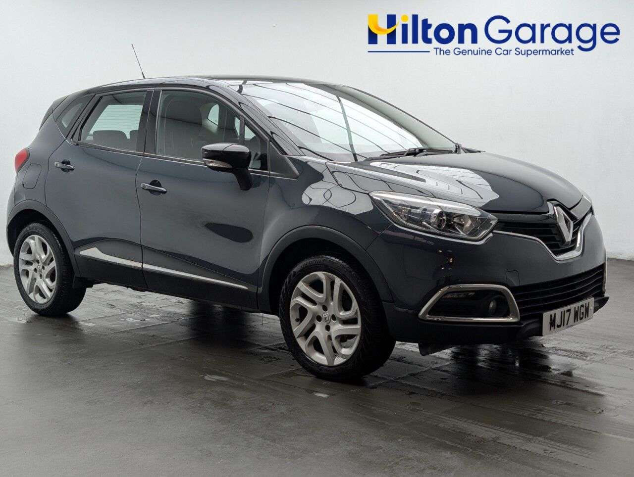 A 2017 RENAULT CAPTUR 0.9 TCe ENERGY Dynamique Nav SUV 5dr Petrol Manual Euro 6 (s/s) (90 ps) CRU A 2017 RENAULT CAPTUR 0.9 TCe ENERGY Dynamique Nav SUV 5dr Petrol Manual Euro 6 (s/s) (90 ps) CRU