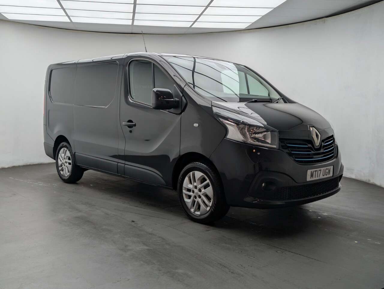 A 2017 RENAULT TRAFIC 1.6 dCi 27 Sport Nav Panel Van 5dr Diesel Manual SWB Standard Roof Euro 6 ( A 2017 RENAULT TRAFIC 1.6 dCi 27 Sport Nav Panel Van 5dr Diesel Manual SWB Standard Roof Euro 6 (