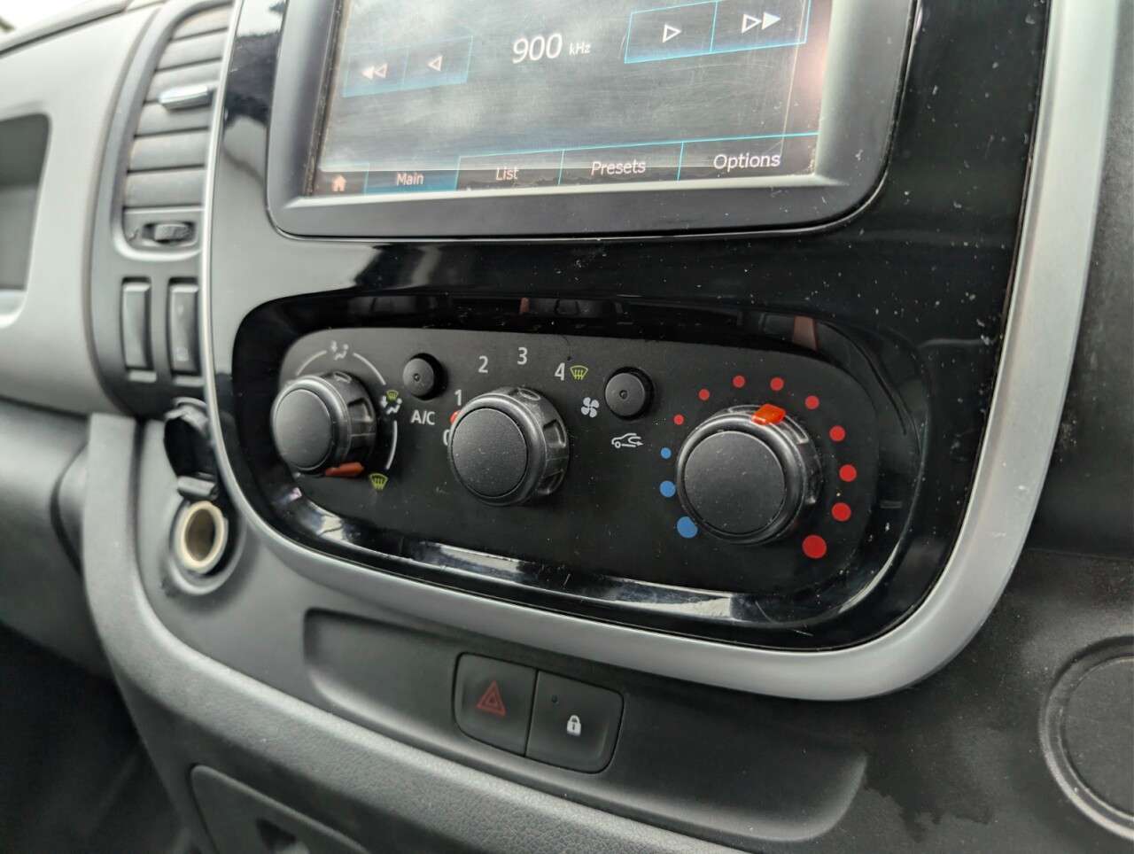 2017 RENAULT TRAFIC 2017 RENAULT TRAFIC