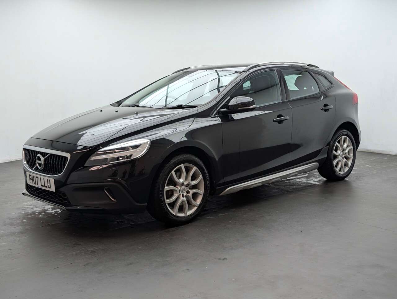 2017 VOLVO V40 CROSS COUNTRY 2017 VOLVO V40 CROSS COUNTRY