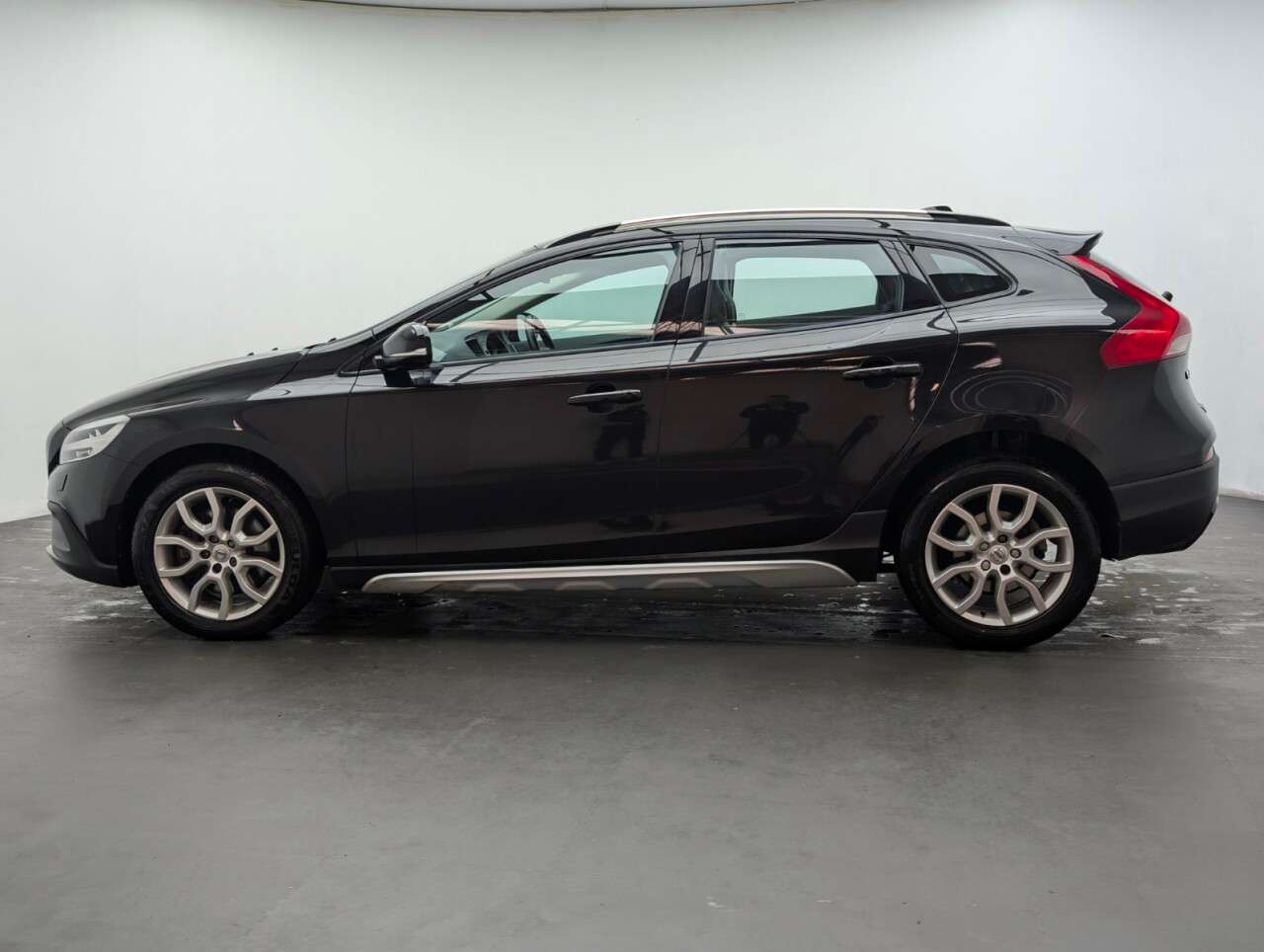 2017 VOLVO V40 CROSS COUNTRY 2017 VOLVO V40 CROSS COUNTRY