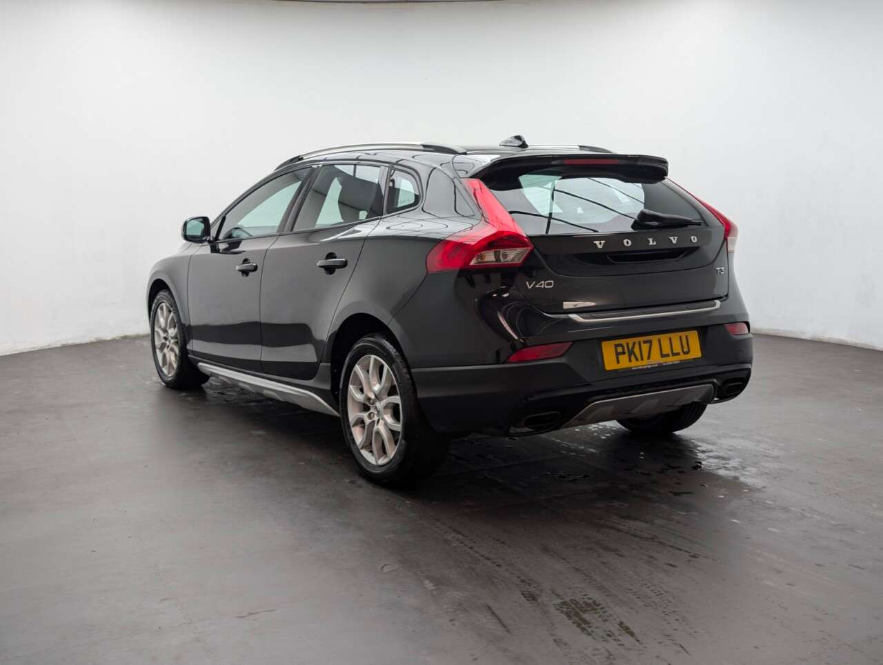 2017 VOLVO V40 CROSS COUNTRY 2017 VOLVO V40 CROSS COUNTRY