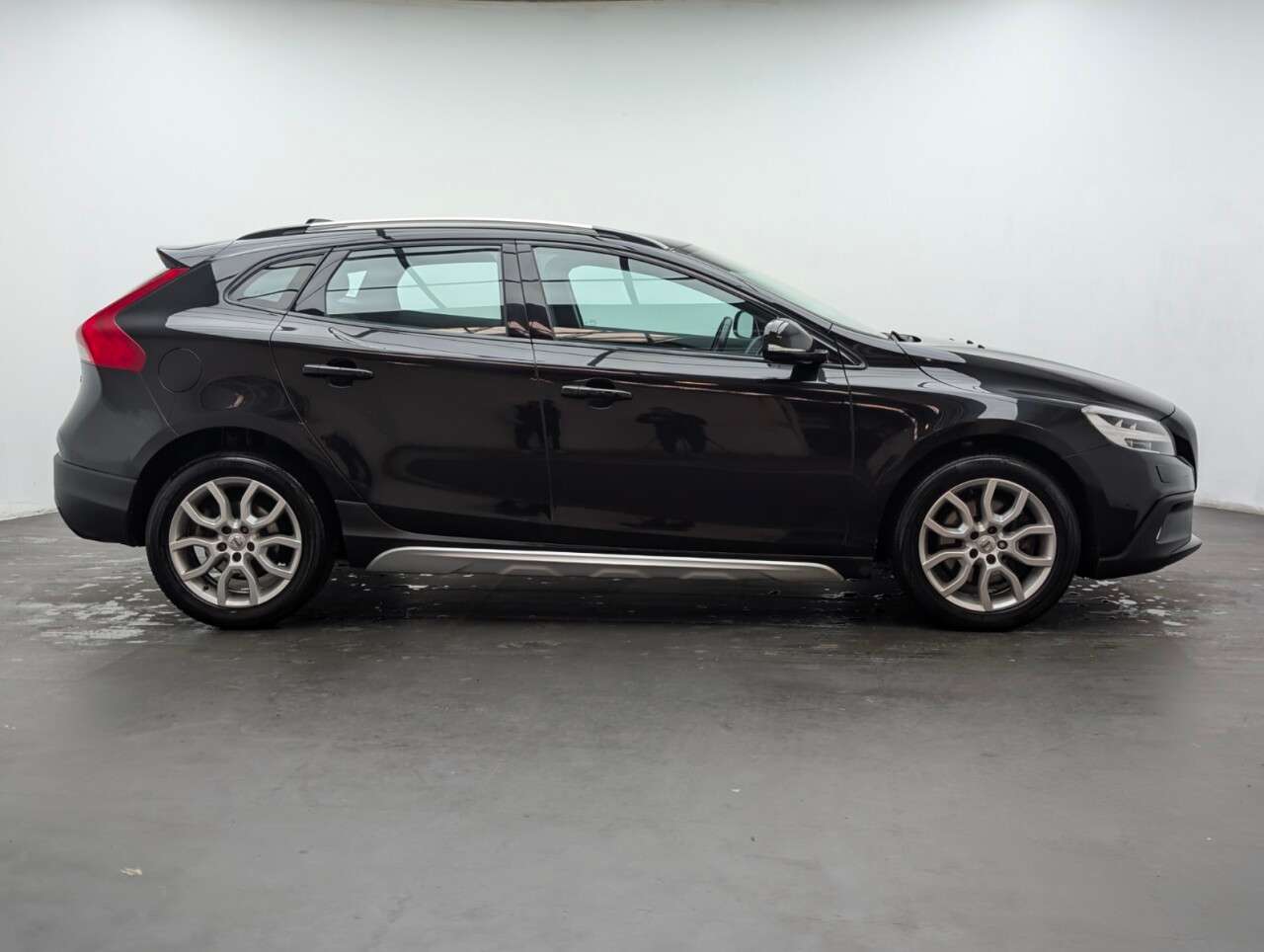 2017 VOLVO V40 CROSS COUNTRY 2017 VOLVO V40 CROSS COUNTRY