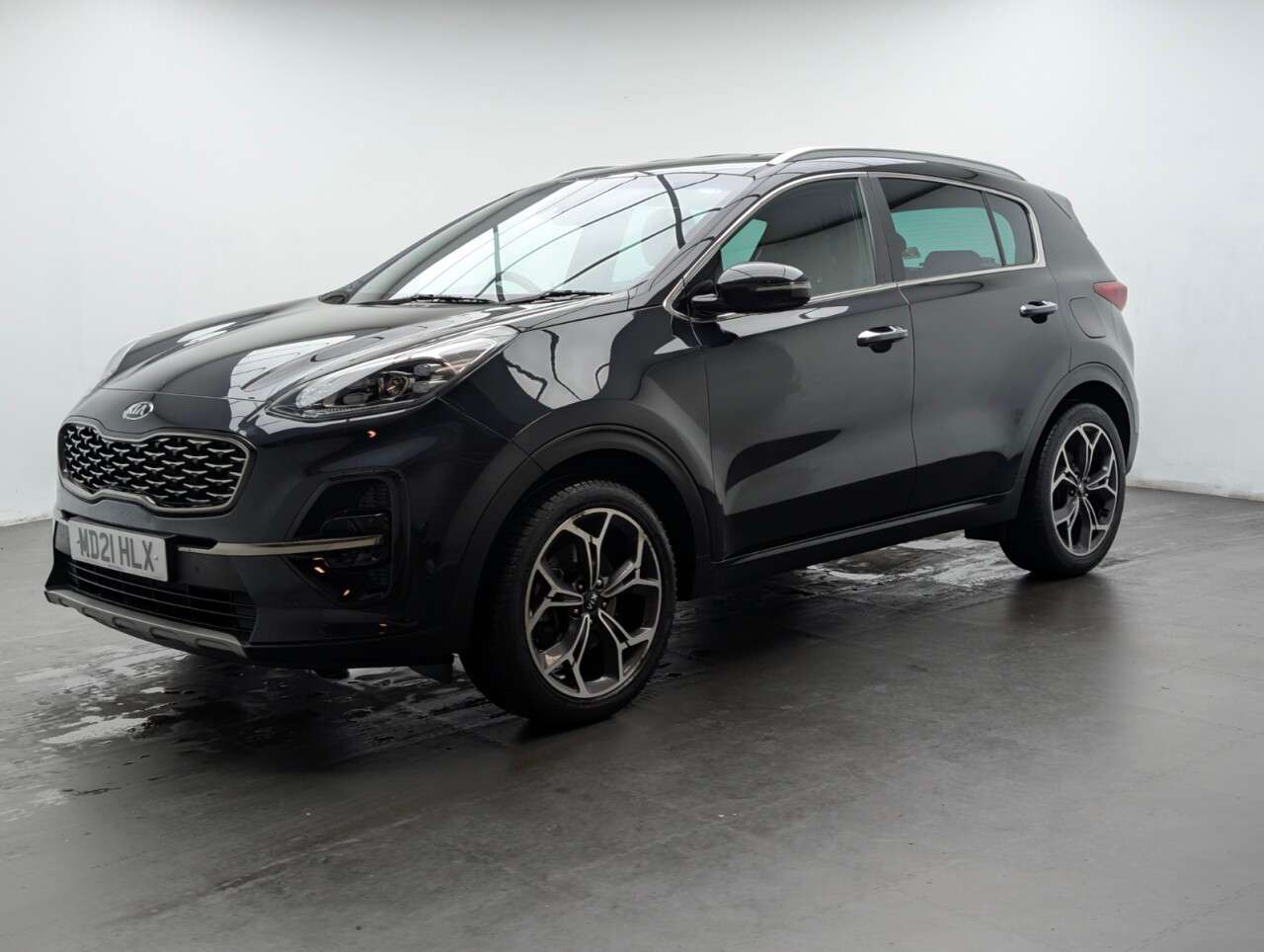 A 2021 KIA SPORTAGE 1.6 T-GDi GT-Line SUV 5dr Petrol Manual Euro 6 (s/s) (174 bhp) NAVIGATION+P A 2021 KIA SPORTAGE 1.6 T-GDi GT-Line SUV 5dr Petrol Manual Euro 6 (s/s) (174 bhp) NAVIGATION+P