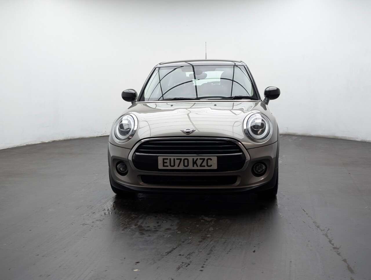 A 2020 MINI HATCH 1.5 Cooper Classic Hatchback 5dr Petrol Manual Euro 6 (s/s) (136 ps) PARKIN A 2020 MINI HATCH 1.5 Cooper Classic Hatchback 5dr Petrol Manual Euro 6 (s/s) (136 ps) PARKIN