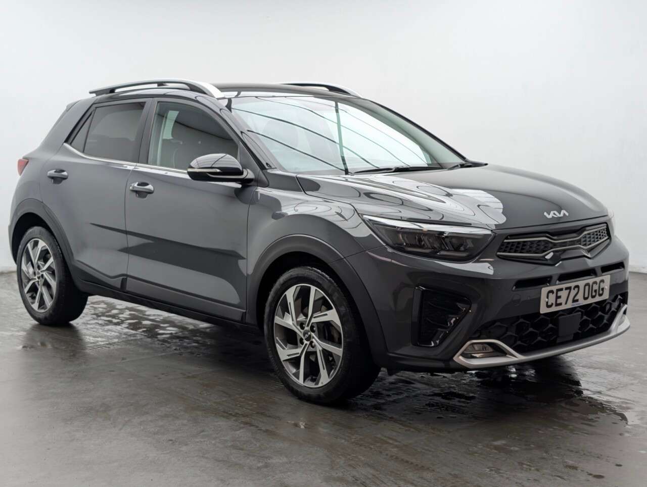 A 2022 KIA STONIC 1.0 T-GDi MHEV GT-Line S SUV 5dr Petrol Hybrid Manual Euro 6 (s/s) (118 bhp A 2022 KIA STONIC 1.0 T-GDi MHEV GT-Line S SUV 5dr Petrol Hybrid Manual Euro 6 (s/s) (118 bhp