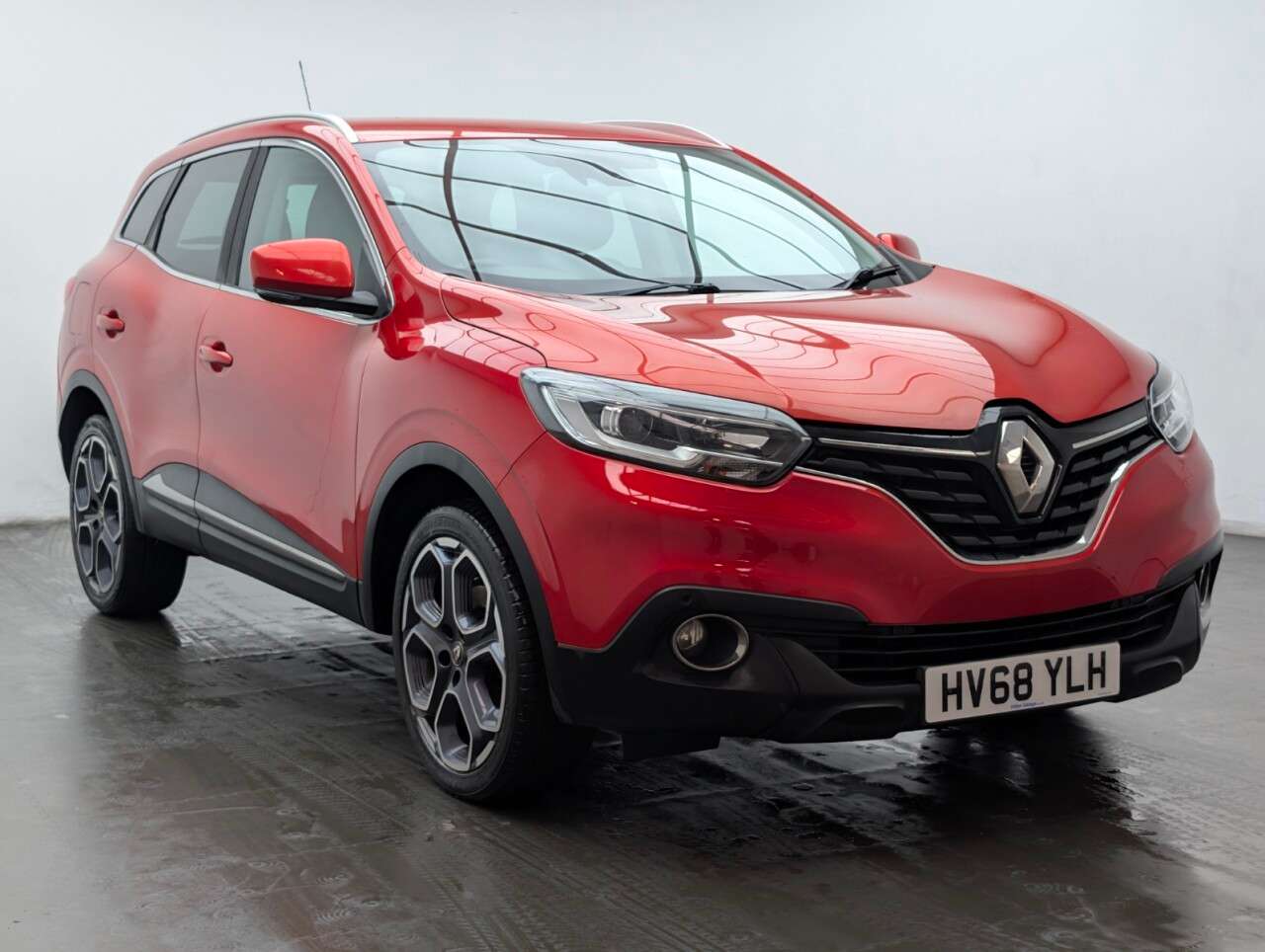 A 2018 RENAULT KADJAR 1.3 TCe Dynamique S Nav SUV 5dr Petrol Manual Euro 6 (s/s) (160 ps) PARKING A 2018 RENAULT KADJAR 1.3 TCe Dynamique S Nav SUV 5dr Petrol Manual Euro 6 (s/s) (160 ps) PARKING