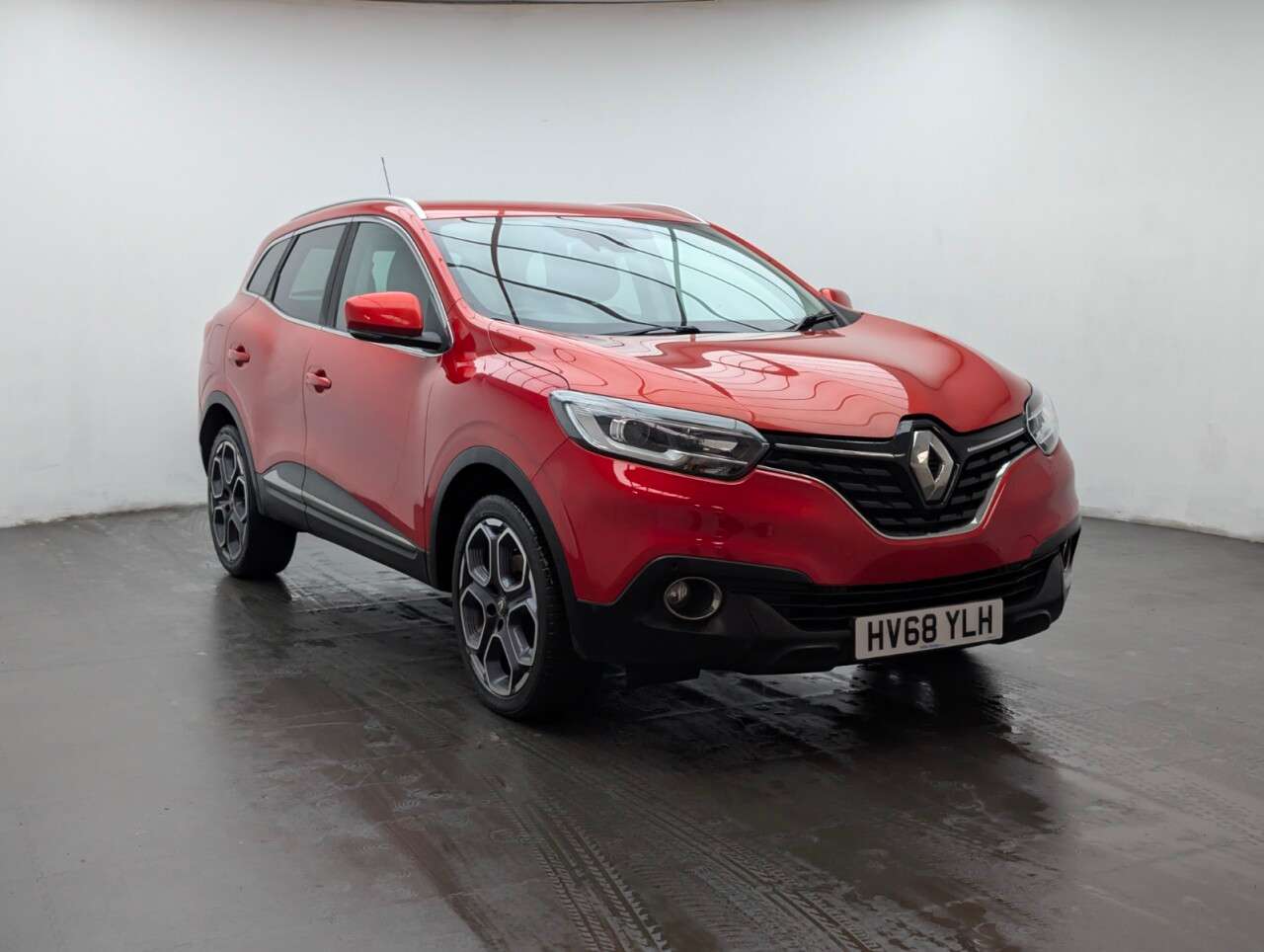 A 2018 RENAULT KADJAR 1.3 TCe Dynamique S Nav SUV 5dr Petrol Manual Euro 6 (s/s) (160 ps) PARKING A 2018 RENAULT KADJAR 1.3 TCe Dynamique S Nav SUV 5dr Petrol Manual Euro 6 (s/s) (160 ps) PARKING