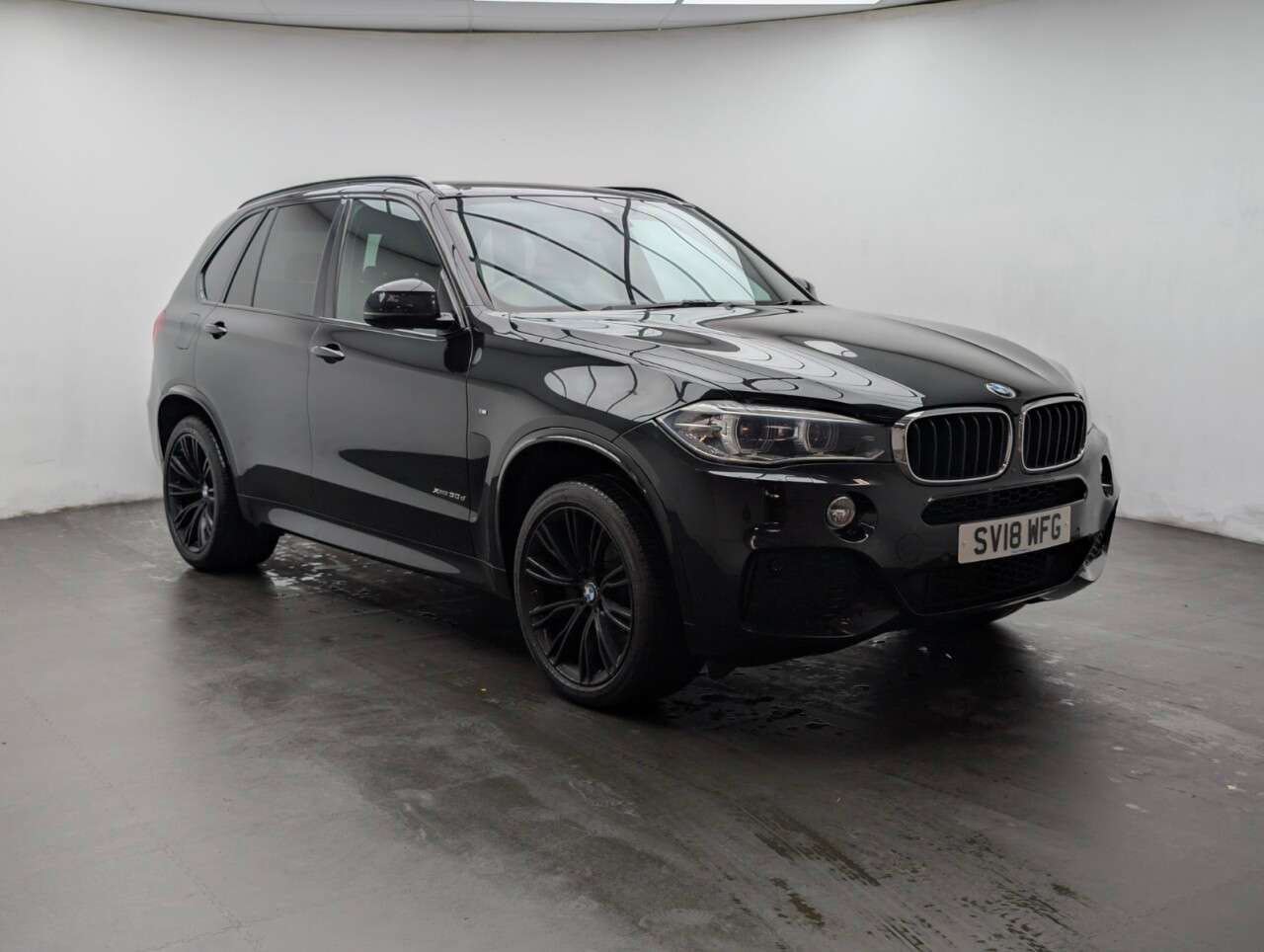 A 2018 BMW X5 3.0 30d M Sport SUV 5dr Diesel Auto xDrive Euro 6 (s/s) (258 ps) APPLE CARP A 2018 BMW X5 3.0 30d M Sport SUV 5dr Diesel Auto xDrive Euro 6 (s/s) (258 ps) APPLE CARP