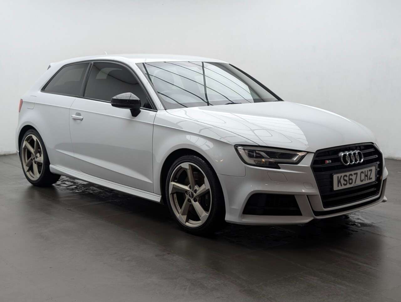 A 2018 AUDI S3 2.0 TFSI Black Edition Hatchback 3dr Petrol S Tronic quattro Euro 6 (s/s) ( A 2018 AUDI S3 2.0 TFSI Black Edition Hatchback 3dr Petrol S Tronic quattro Euro 6 (s/s) (