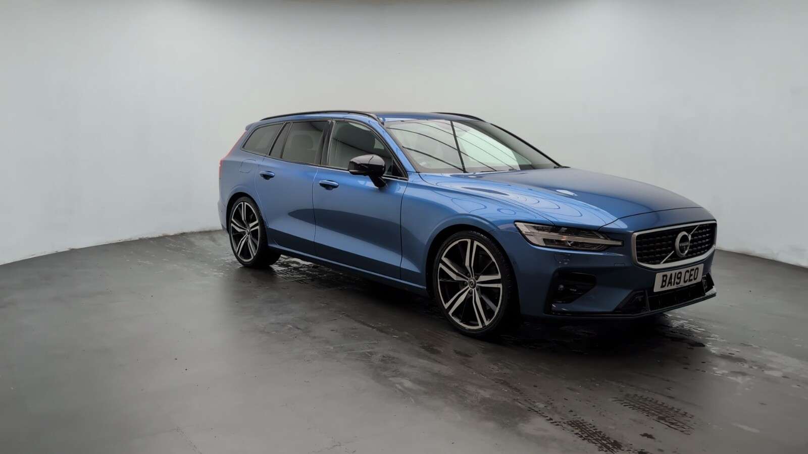 2019 VOLVO V60 2019 VOLVO V60