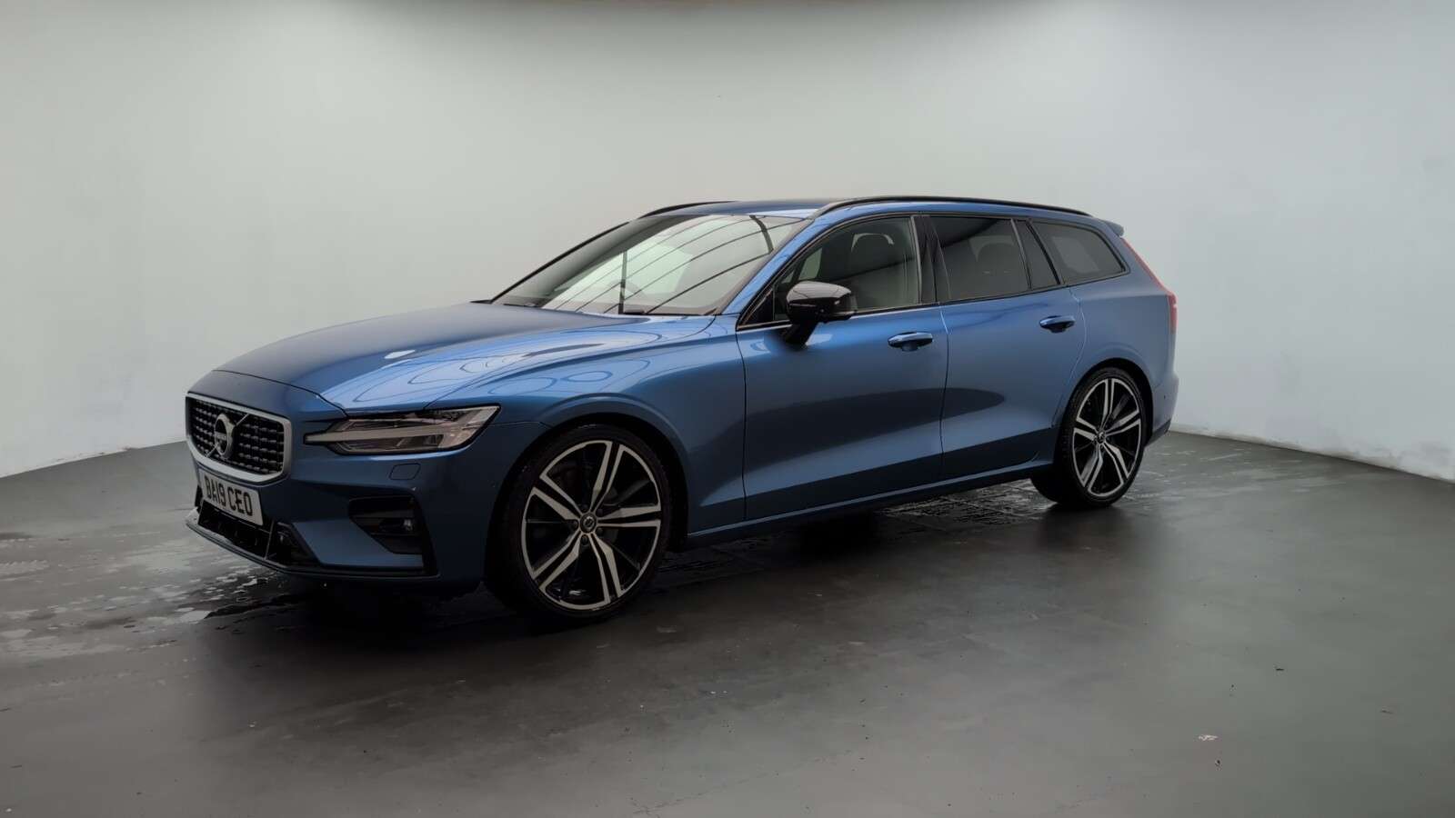 2019 VOLVO V60 2019 VOLVO V60