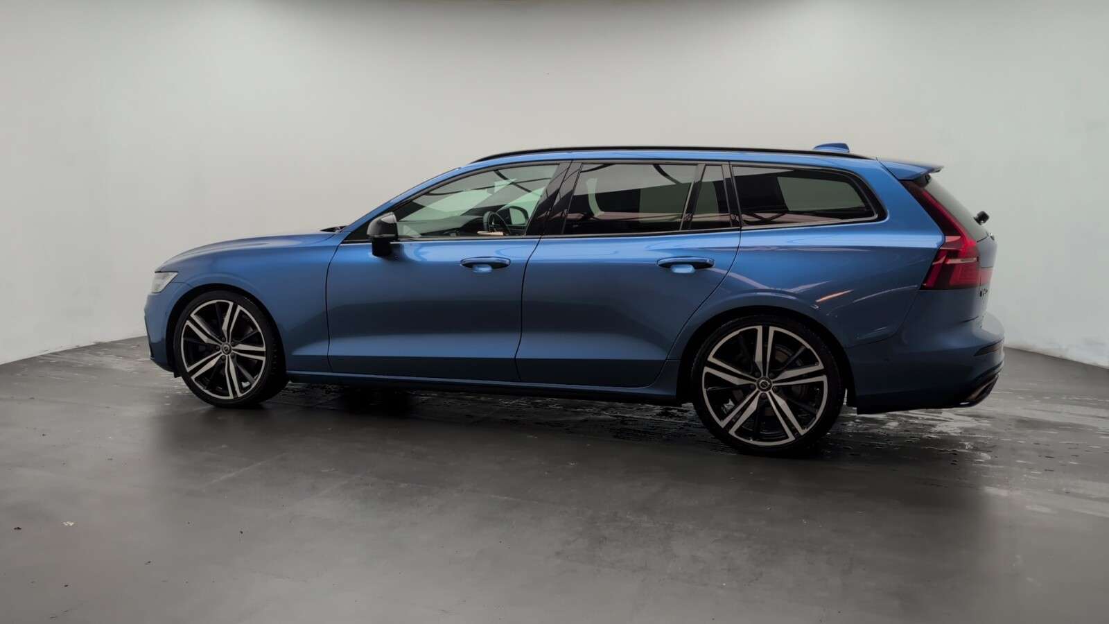 2019 VOLVO V60 2019 VOLVO V60