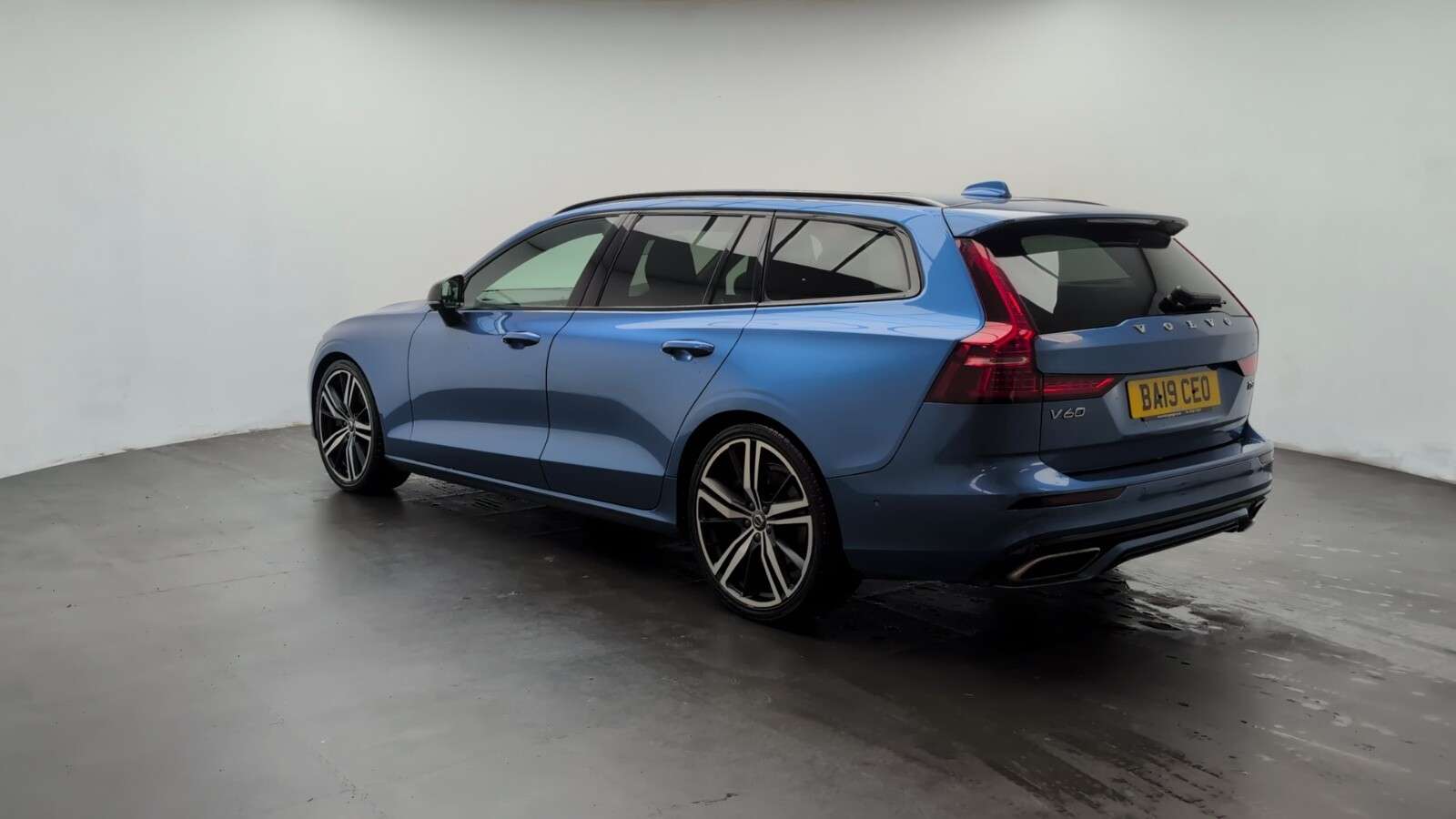 2019 VOLVO V60 2019 VOLVO V60