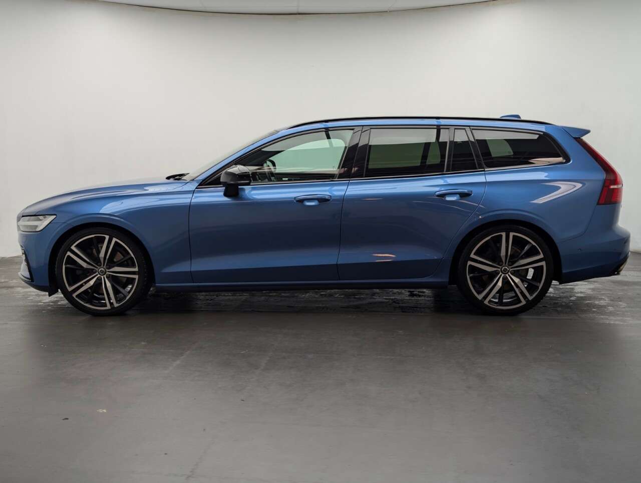 2019 VOLVO V60 2019 VOLVO V60