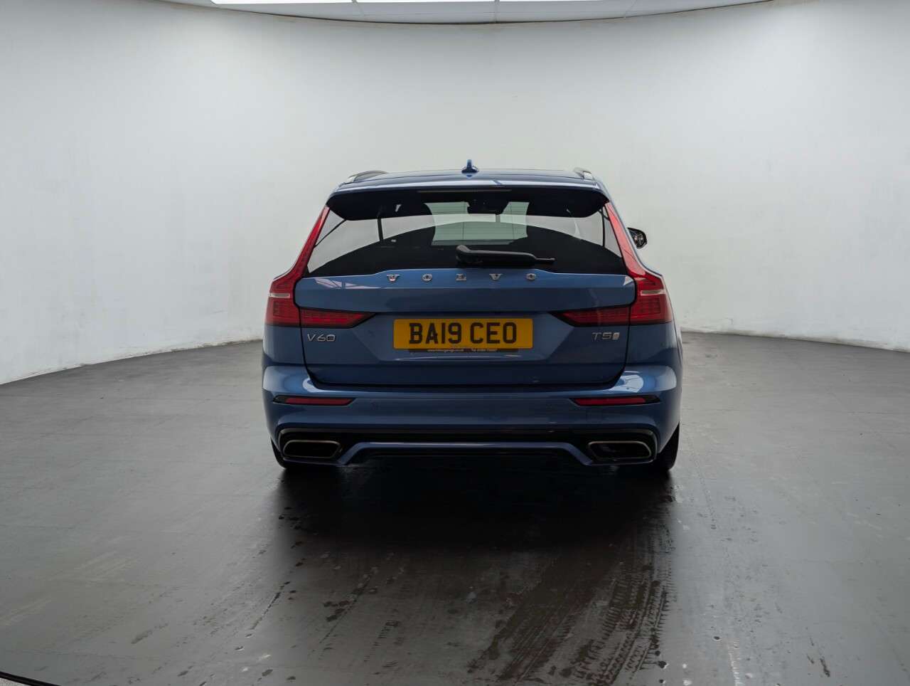 2019 VOLVO V60 2019 VOLVO V60