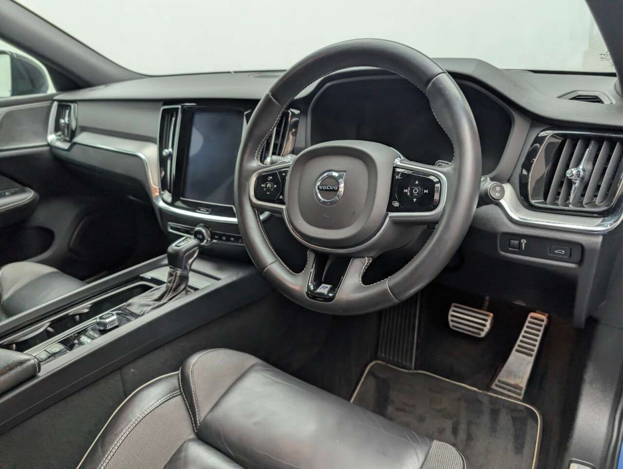 2019 VOLVO V60 2019 VOLVO V60