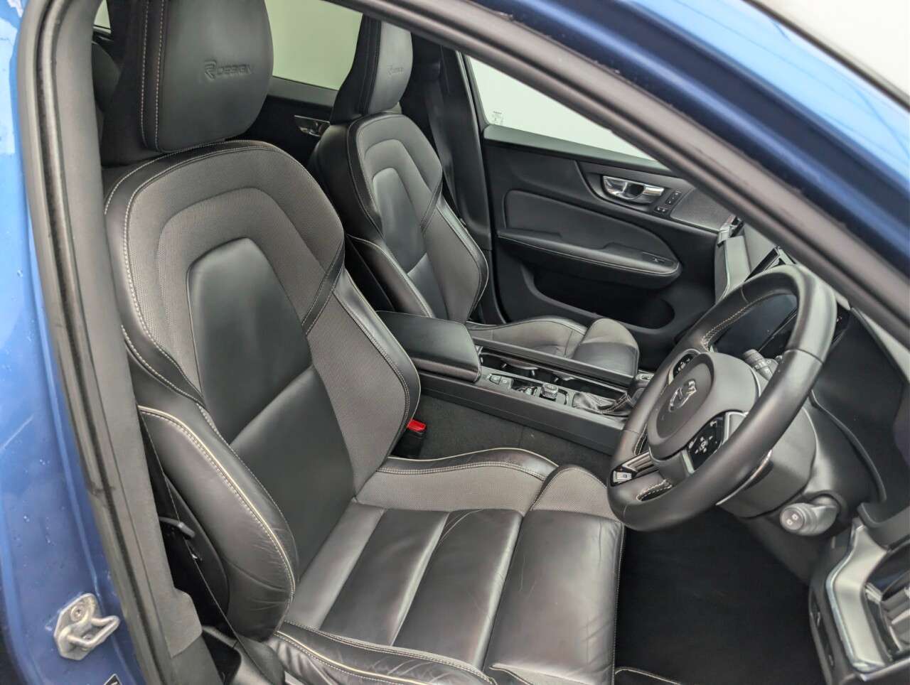 2019 VOLVO V60 2019 VOLVO V60