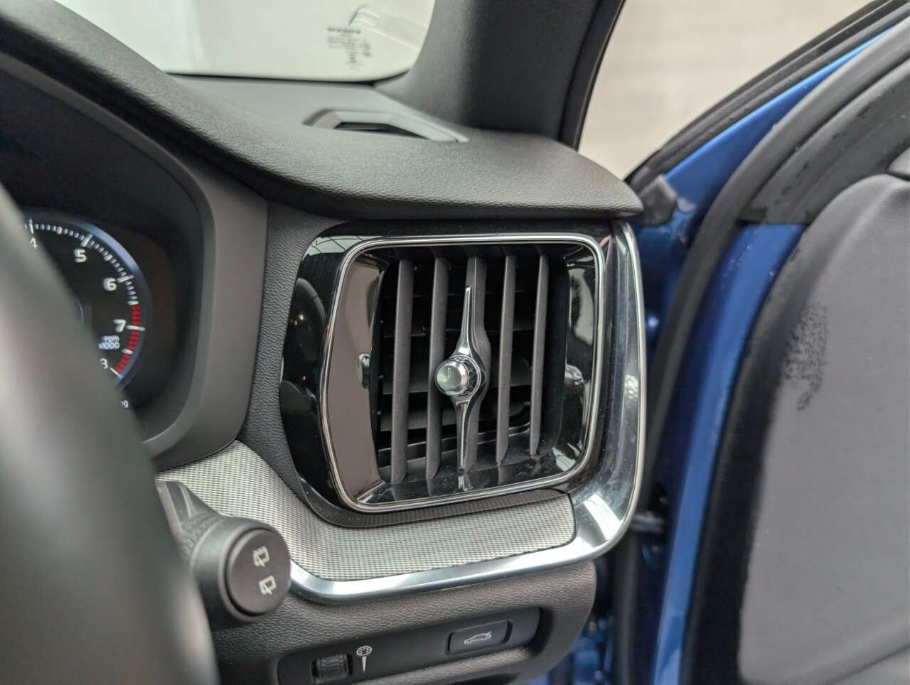 2019 VOLVO V60 2019 VOLVO V60