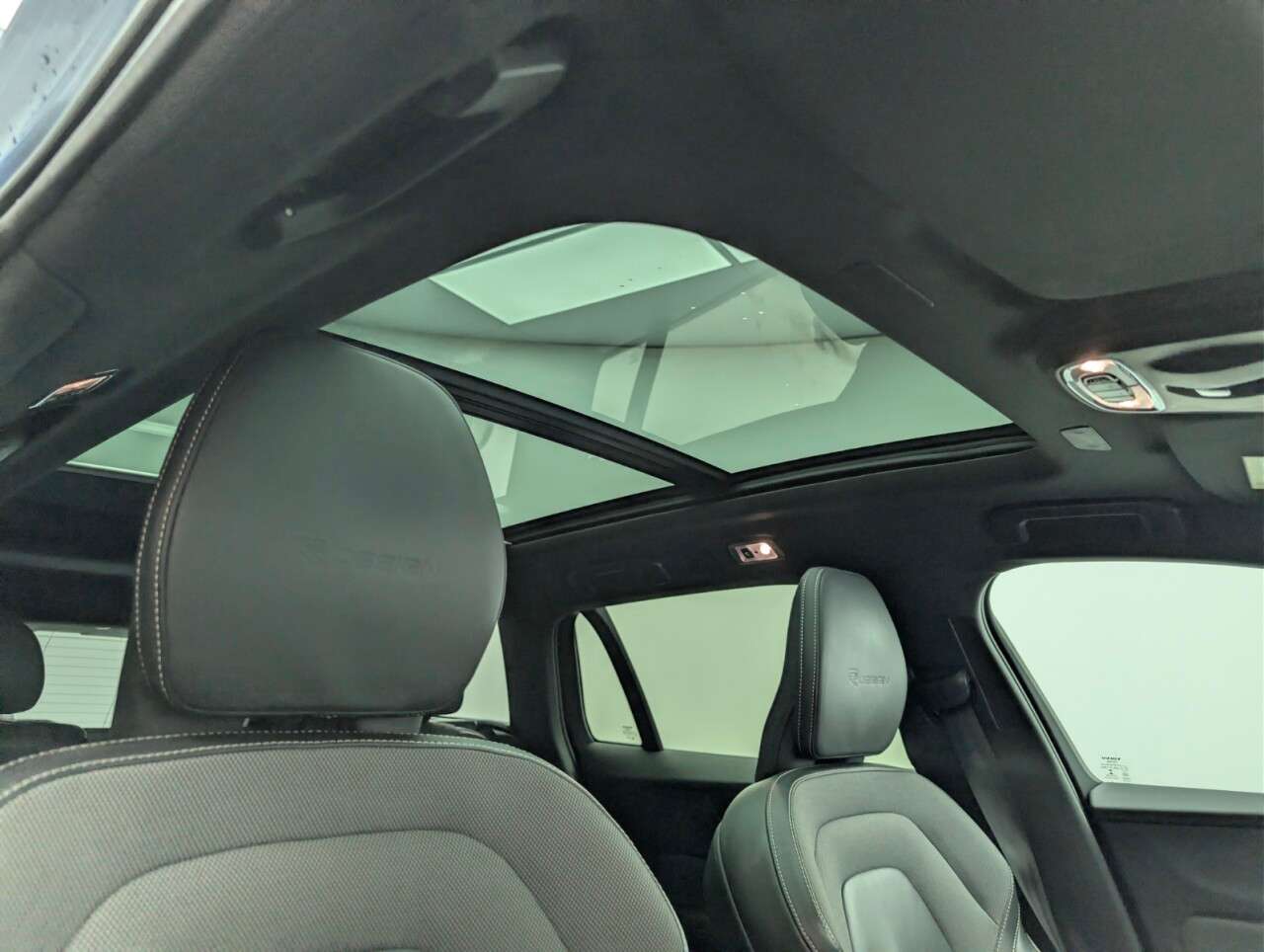 2019 VOLVO V60 2019 VOLVO V60