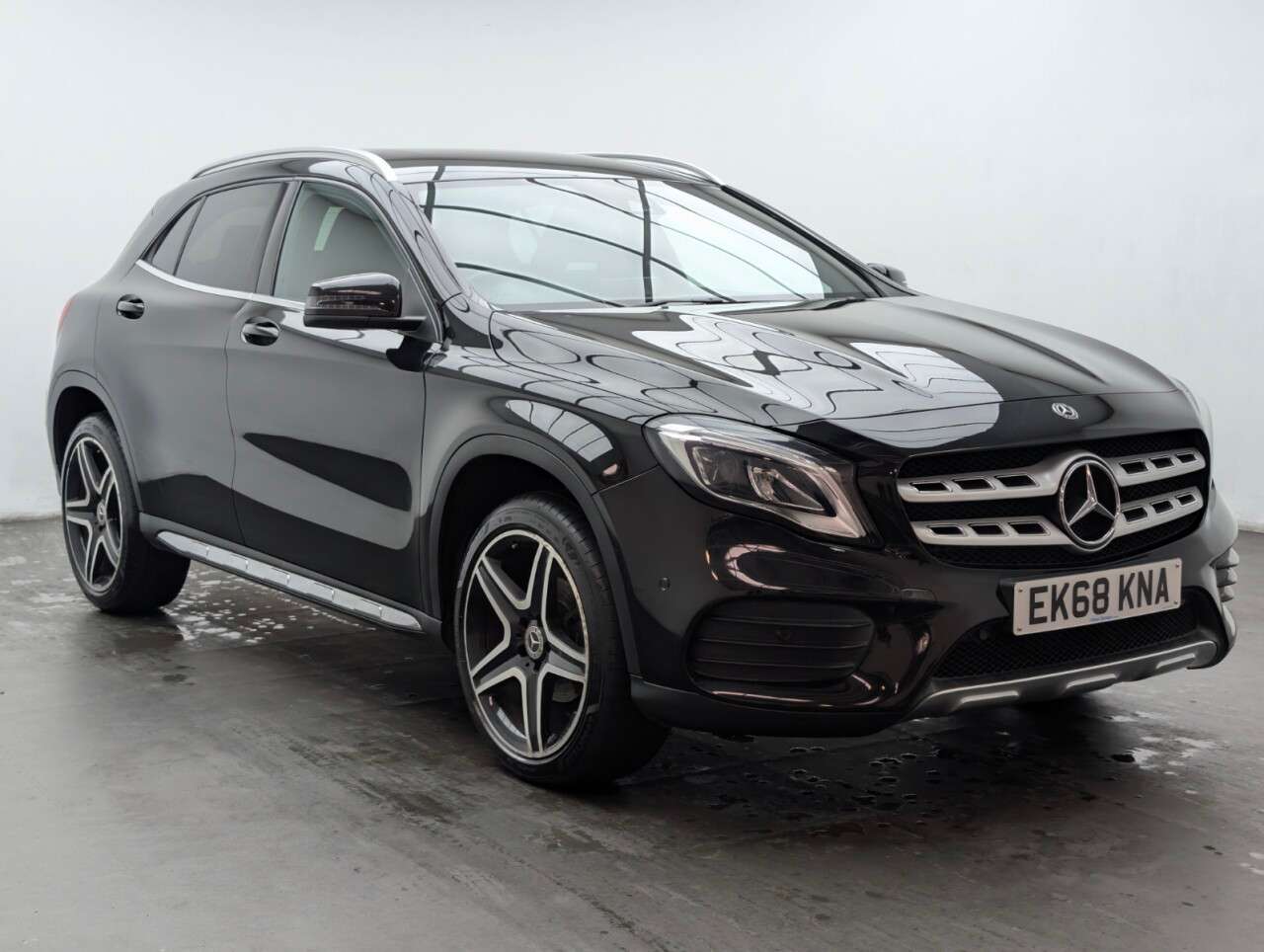 A 2018 MERCEDES-BENZ 180 2.1 GLA200d AMG Line (Premium) SUV 5dr Diesel 7G-DCT 4MATIC Euro 6 (s/s) (1 A 2018 MERCEDES-BENZ 180 2.1 GLA200d AMG Line (Premium) SUV 5dr Diesel 7G-DCT 4MATIC Euro 6 (s/s) (1