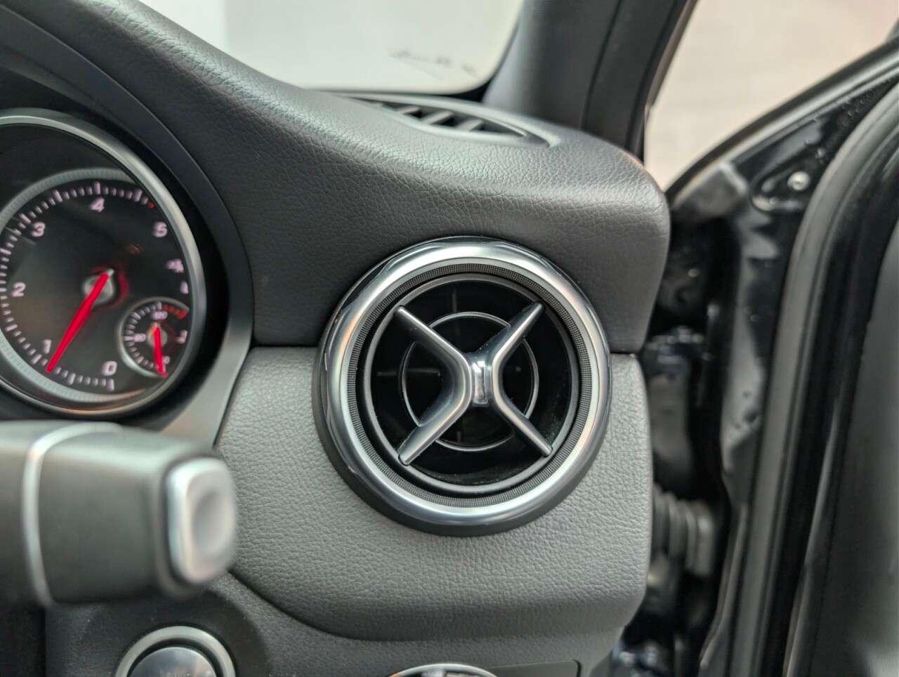 2018 MERCEDES-BENZ 180 2018 MERCEDES-BENZ 180