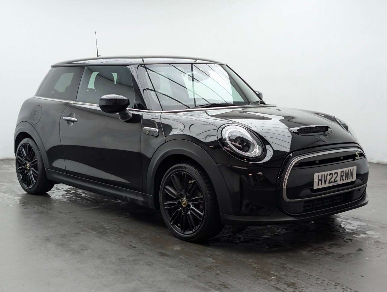 A 2022 MINI ELECTRIC HATCH Cooper SE 32.6kWh Level 2 Hatchback 3dr Electric Auto (184 ps) PARKING SENS A 2022 MINI ELECTRIC HATCH Cooper SE 32.6kWh Level 2 Hatchback 3dr Electric Auto (184 ps) PARKING SENS