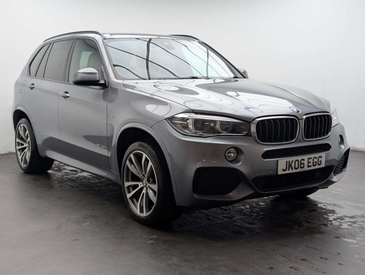 A 2017 BMW X5 3.0 30d M Sport SUV 5dr Diesel Auto xDrive Euro 6 (s/s) (258 ps) A 2017 BMW X5 3.0 30d M Sport SUV 5dr Diesel Auto xDrive Euro 6 (s/s) (258 ps)