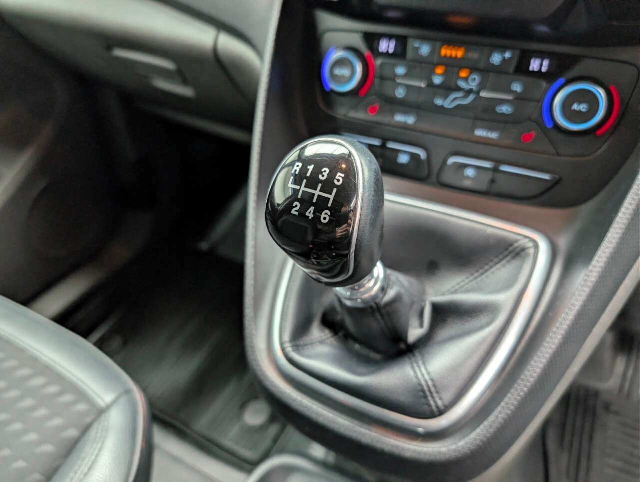 2019 FORD TRANSIT CONNECT 2019 FORD TRANSIT CONNECT