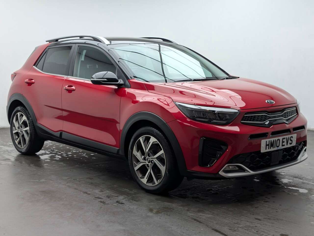 A 2021 KIA STONIC 1.0 T-GDi MHEV GT-Line S SUV 5dr Petrol Hybrid Manual Euro 6 (s/s) (118 bhp A 2021 KIA STONIC 1.0 T-GDi MHEV GT-Line S SUV 5dr Petrol Hybrid Manual Euro 6 (s/s) (118 bhp
