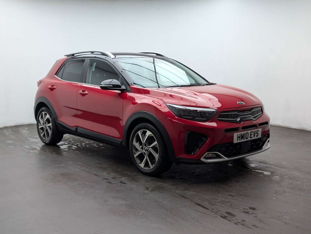 A 2021 KIA STONIC 1.0 T-GDi MHEV GT-Line S SUV 5dr Petrol Hybrid Manual Euro 6 (s/s) (118 bhp A 2021 KIA STONIC 1.0 T-GDi MHEV GT-Line S SUV 5dr Petrol Hybrid Manual Euro 6 (s/s) (118 bhp