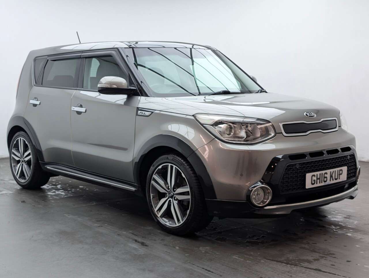 A 2016 KIA SOUL CRDI MAXX A 2016 KIA SOUL CRDI MAXX