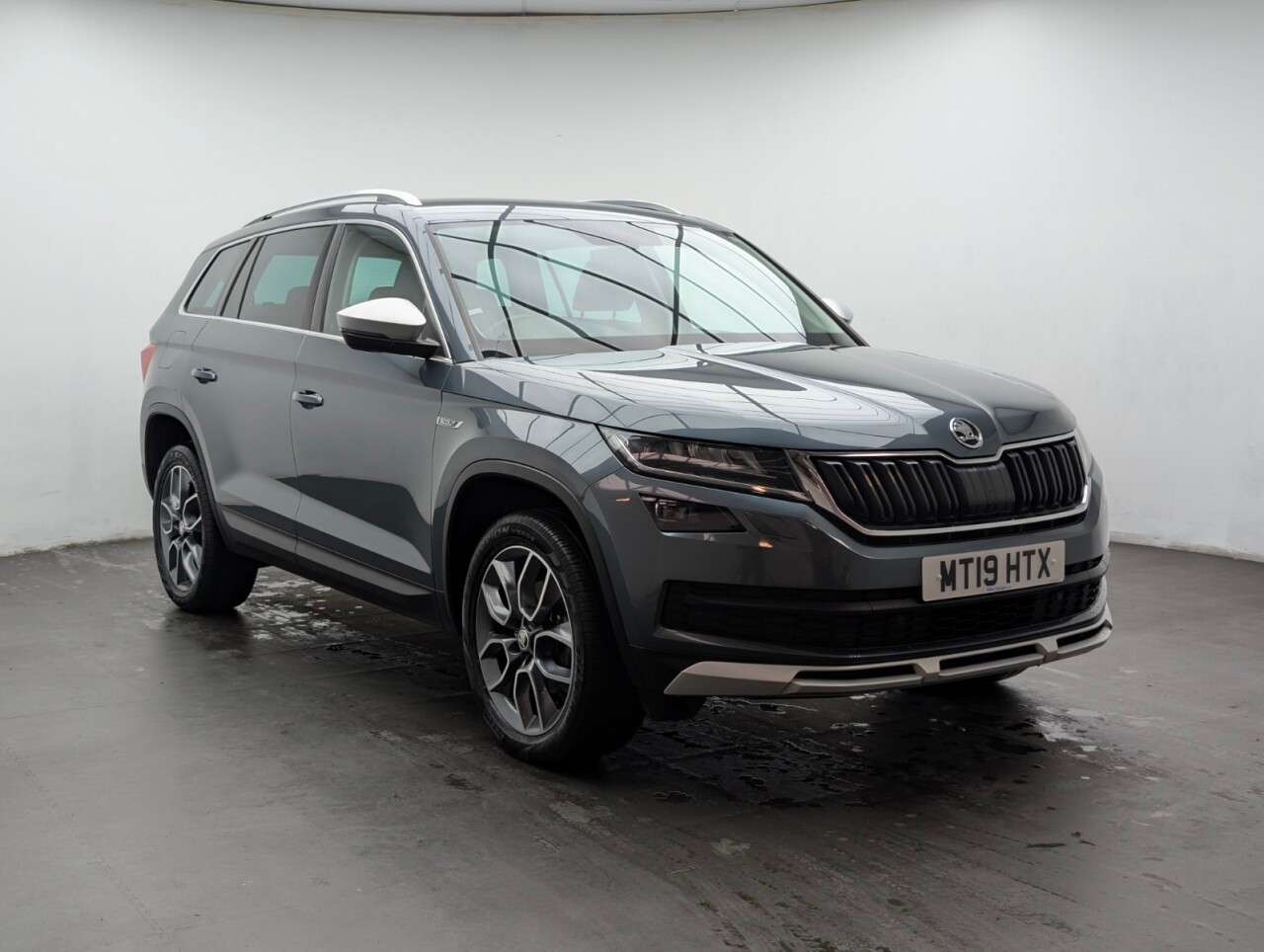 A 2019 SKODA KODIAQ 2.0 TDI Scout SUV 5dr Diesel DSG 4WD Euro 6 (s/s) (7 Seat) (150 ps) A 2019 SKODA KODIAQ 2.0 TDI Scout SUV 5dr Diesel DSG 4WD Euro 6 (s/s) (7 Seat) (150 ps)