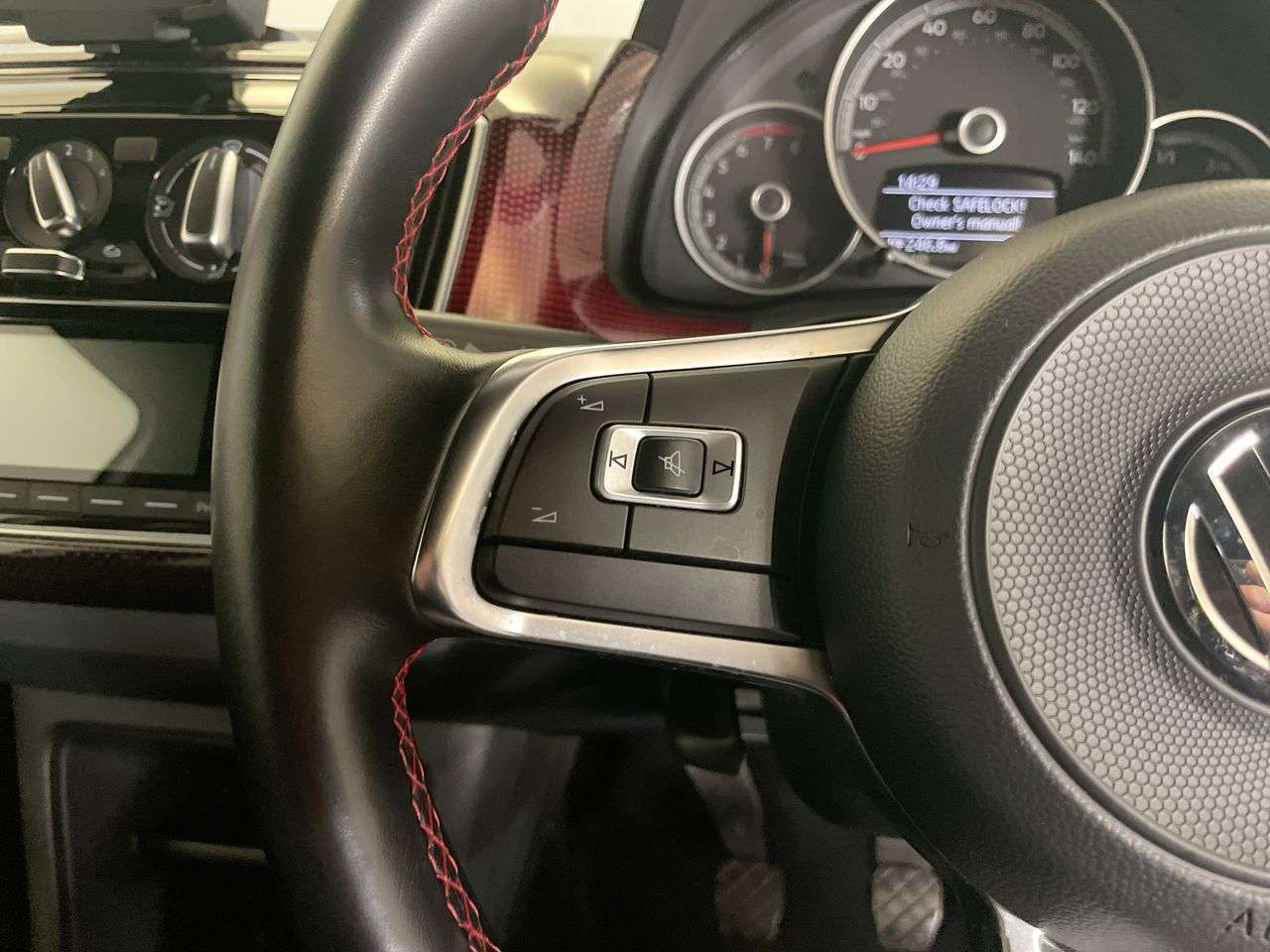 2018 VOLKSWAGEN UP! 2018 VOLKSWAGEN UP!