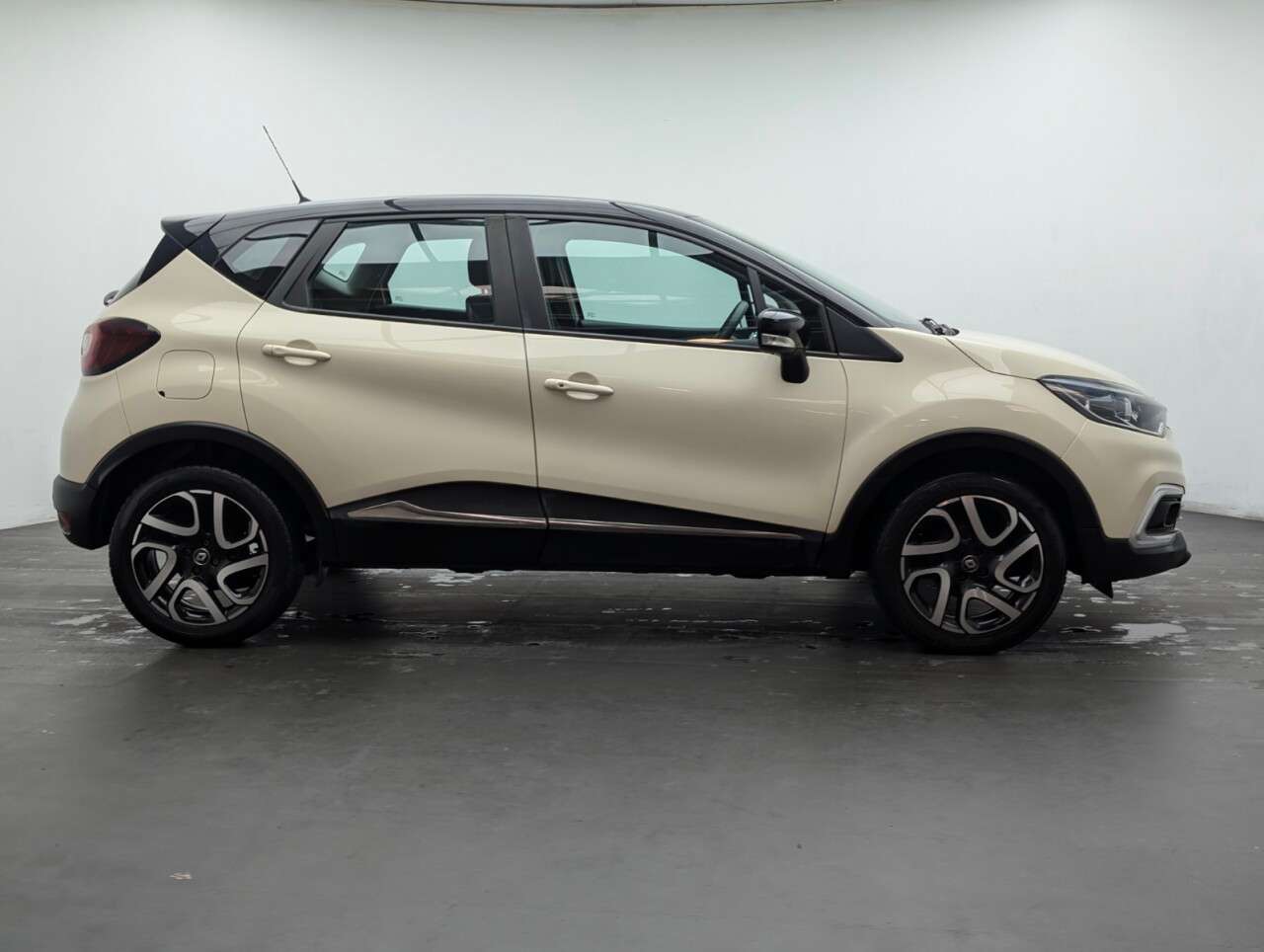 2017 RENAULT CAPTUR 2017 RENAULT CAPTUR