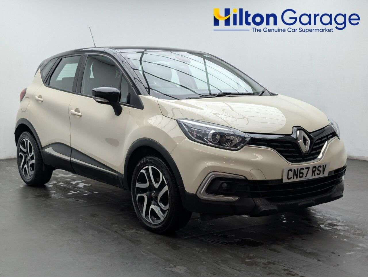 A 2017 RENAULT CAPTUR 0.9 TCe ENERGY Dynamique Nav SUV 5dr Petrol Manual Euro 6 (s/s) (90 ps) A 2017 RENAULT CAPTUR 0.9 TCe ENERGY Dynamique Nav SUV 5dr Petrol Manual Euro 6 (s/s) (90 ps)