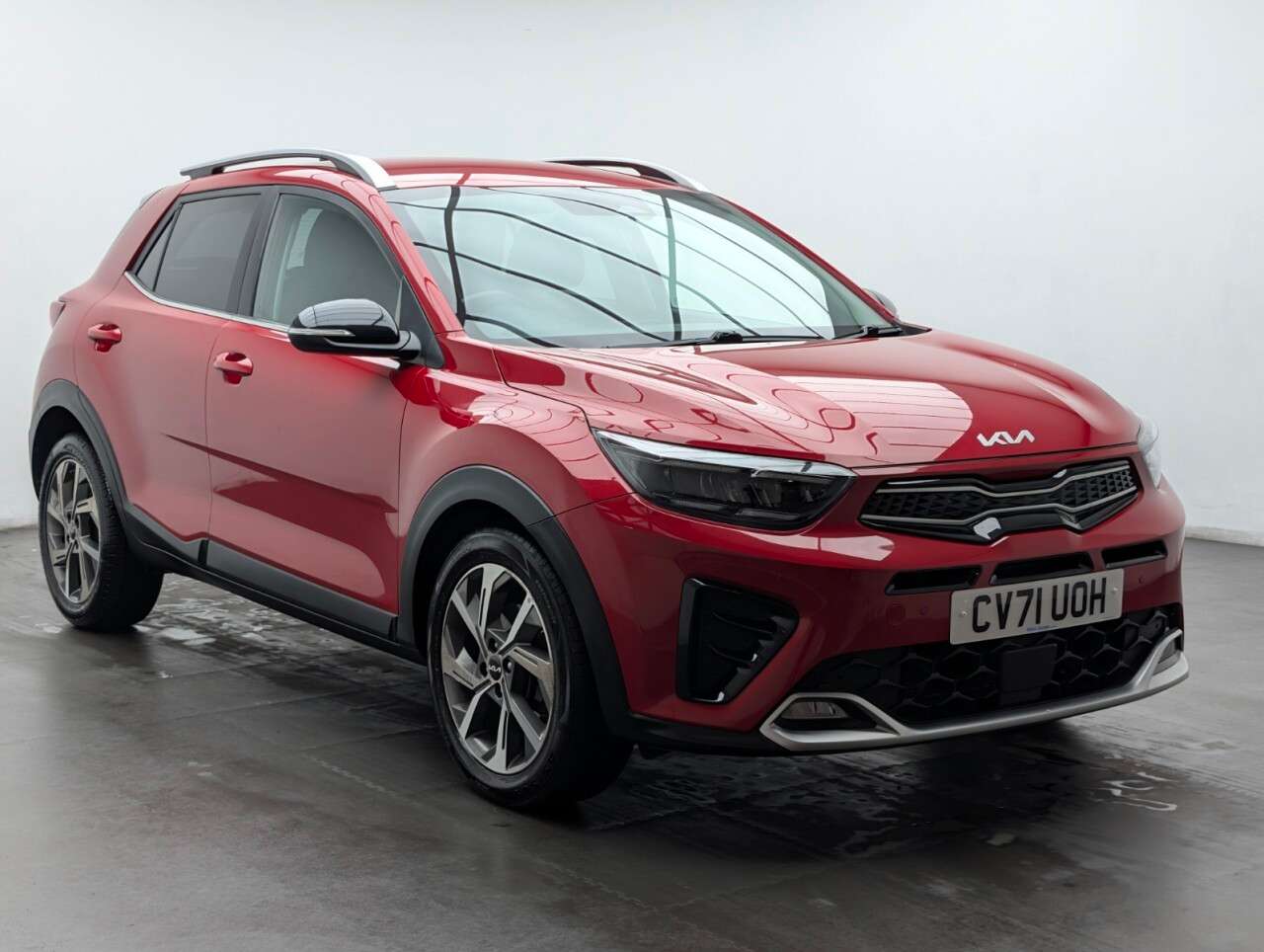 A 2021 KIA STONIC 1.0 T-GDi MHEV GT-Line SUV 5dr Petrol Hybrid DCT Euro 6 (s/s) (118 bhp) A 2021 KIA STONIC 1.0 T-GDi MHEV GT-Line SUV 5dr Petrol Hybrid DCT Euro 6 (s/s) (118 bhp)