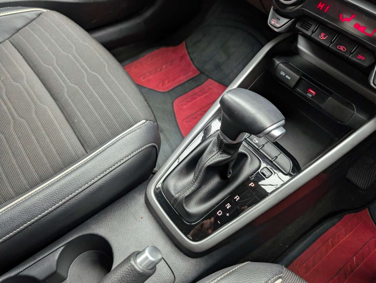 2021 KIA STONIC 2021 KIA STONIC