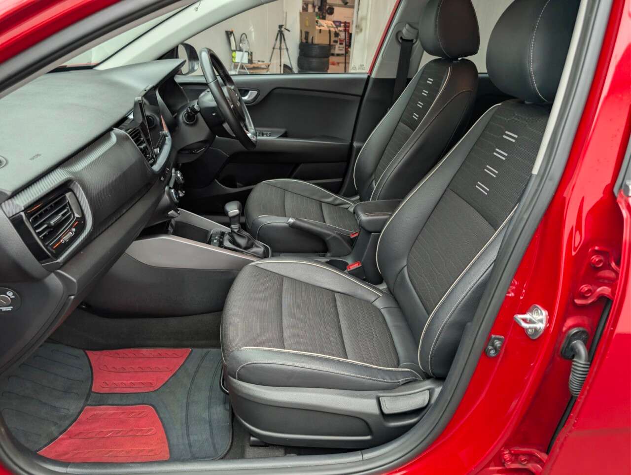 2021 KIA STONIC 2021 KIA STONIC