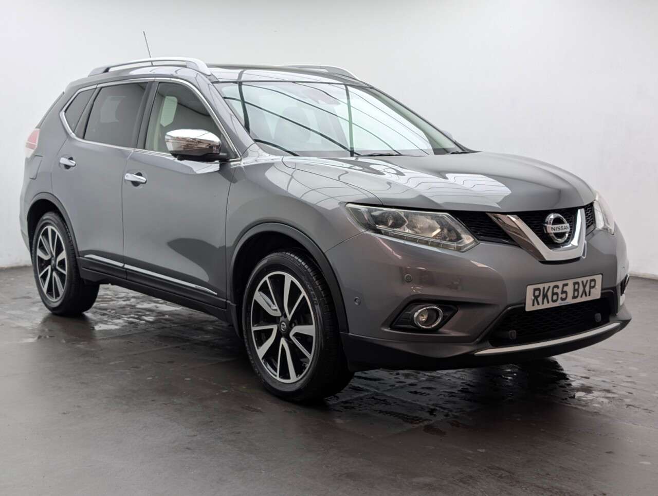 A 2015 NISSAN X-TRAIL 1.6 dCi Tekna SUV 5dr Diesel Manual 4WD Euro 6 (s/s) (130 ps) A 2015 NISSAN X-TRAIL 1.6 dCi Tekna SUV 5dr Diesel Manual 4WD Euro 6 (s/s) (130 ps)