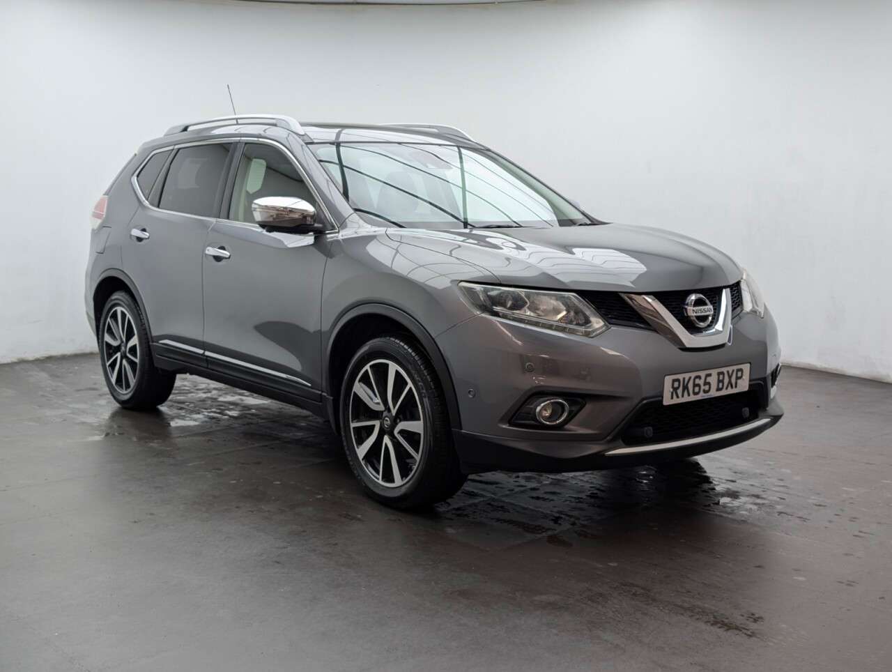 A 2015 NISSAN X-TRAIL 1.6 dCi Tekna SUV 5dr Diesel Manual 4WD Euro 6 (s/s) (130 ps) A 2015 NISSAN X-TRAIL 1.6 dCi Tekna SUV 5dr Diesel Manual 4WD Euro 6 (s/s) (130 ps)