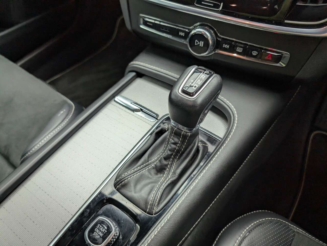 2020 VOLVO S90 2020 VOLVO S90