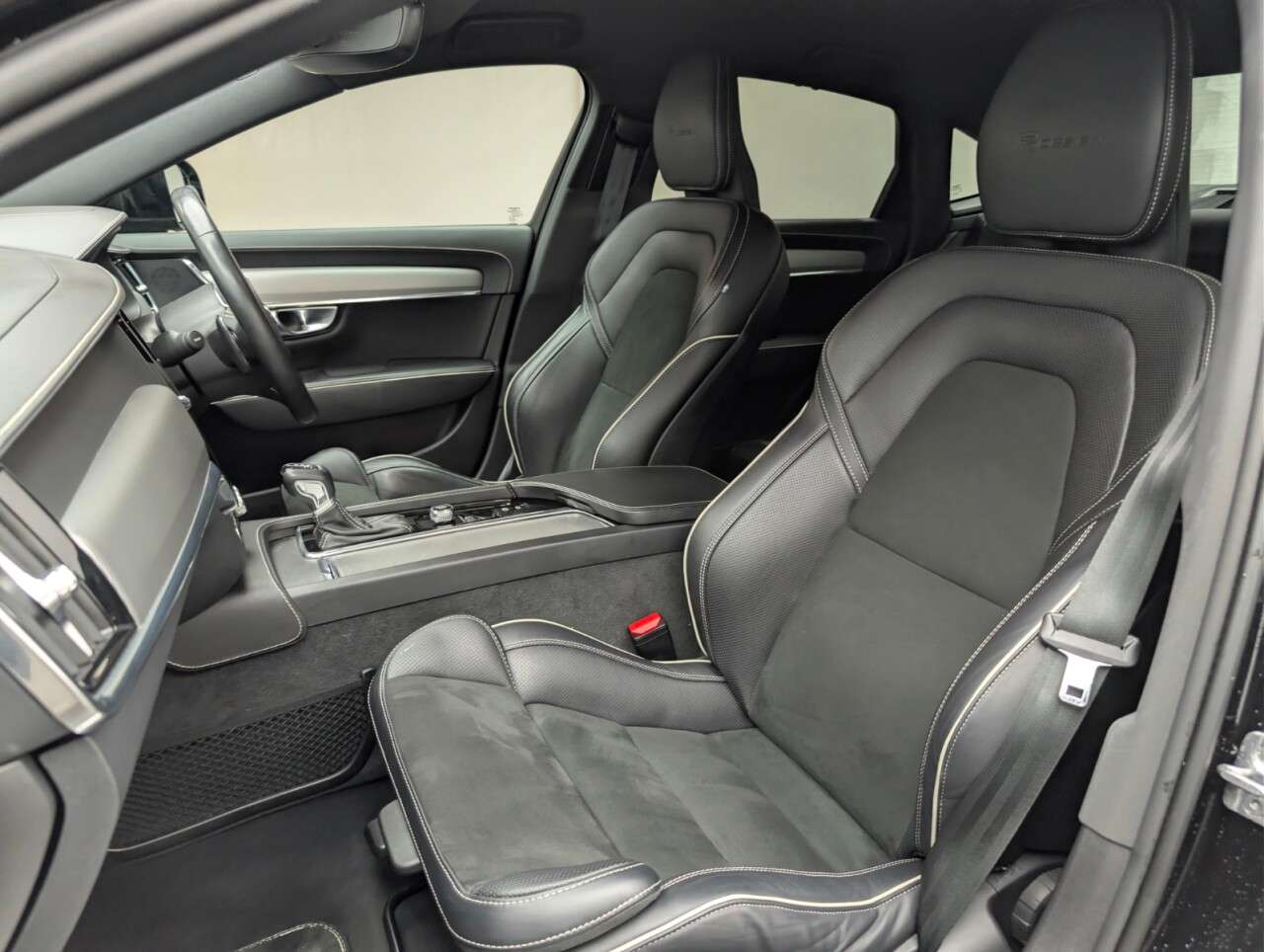 2020 VOLVO S90 2020 VOLVO S90