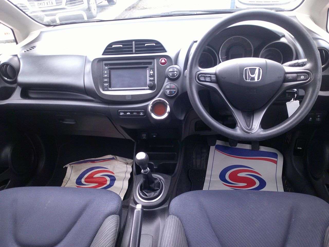 A 2012 HONDA JAZZ 1.3 I-VTEC ES-T 5d 98 BHP NEW SERVICE+2 KEYS+SAT-NAV+RELIABLE A 2012 HONDA JAZZ 1.3 I-VTEC ES-T 5d 98 BHP NEW SERVICE+2 KEYS+SAT-NAV+RELIABLE