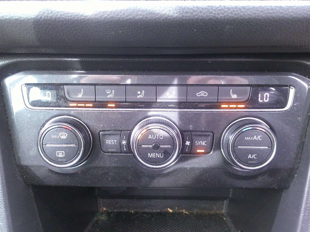 2018 VOLKSWAGEN TIGUAN 2018 VOLKSWAGEN TIGUAN