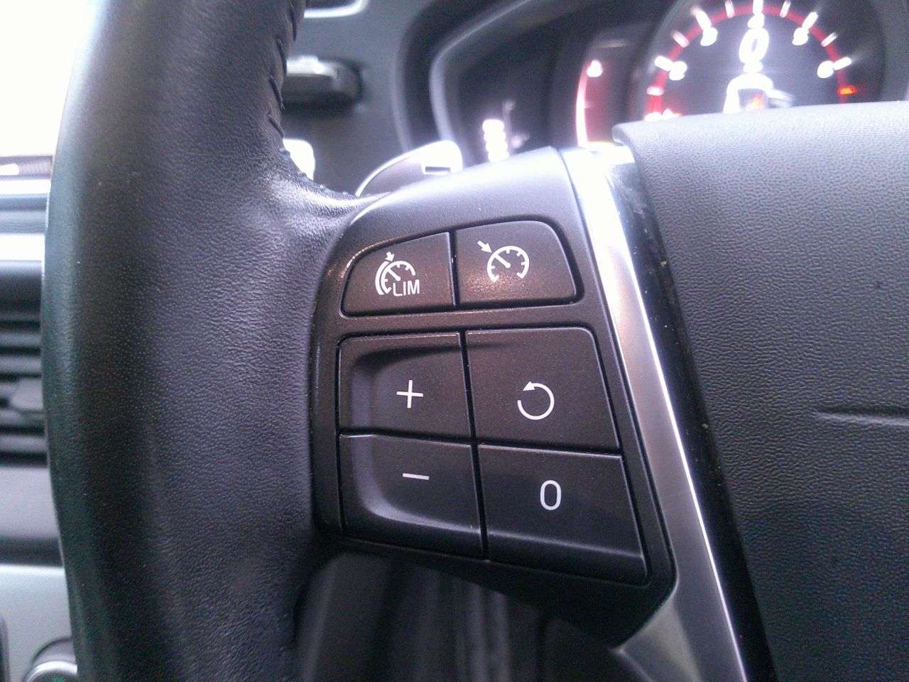 2018 VOLVO V40 CROSS COUNTRY 2018 VOLVO V40 CROSS COUNTRY