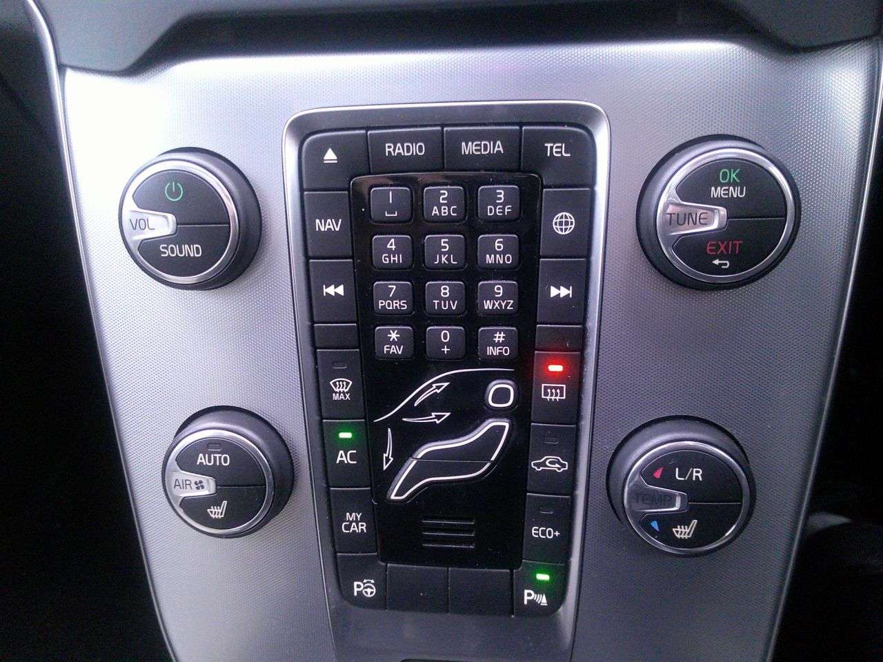 2018 VOLVO V40 CROSS COUNTRY 2018 VOLVO V40 CROSS COUNTRY