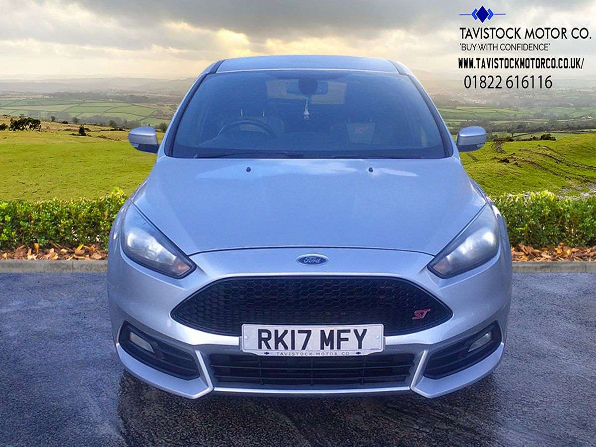 A 2017 FORD FOCUS 2.0 TDCi ST-2 Hatchback 5dr Diesel Manual Euro 6 (s/s) (185 ps) OVER 50 CAR A 2017 FORD FOCUS 2.0 TDCi ST-2 Hatchback 5dr Diesel Manual Euro 6 (s/s) (185 ps) OVER 50 CAR