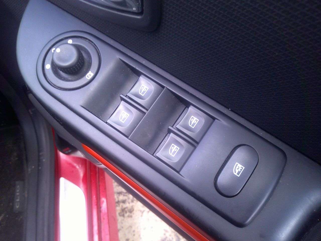 2013 RENAULT CLIO 2013 RENAULT CLIO