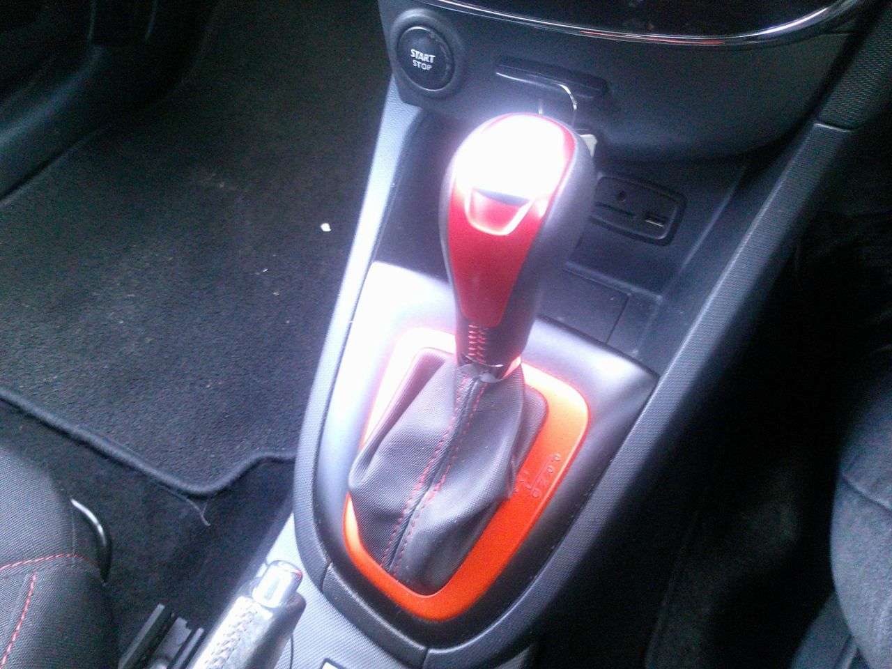 2013 RENAULT CLIO 2013 RENAULT CLIO